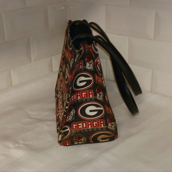 Georgia Bulldogs Bag Measurements 10.5" w x 7 3/4" Length. 8" depth. - Picture 2 of 7